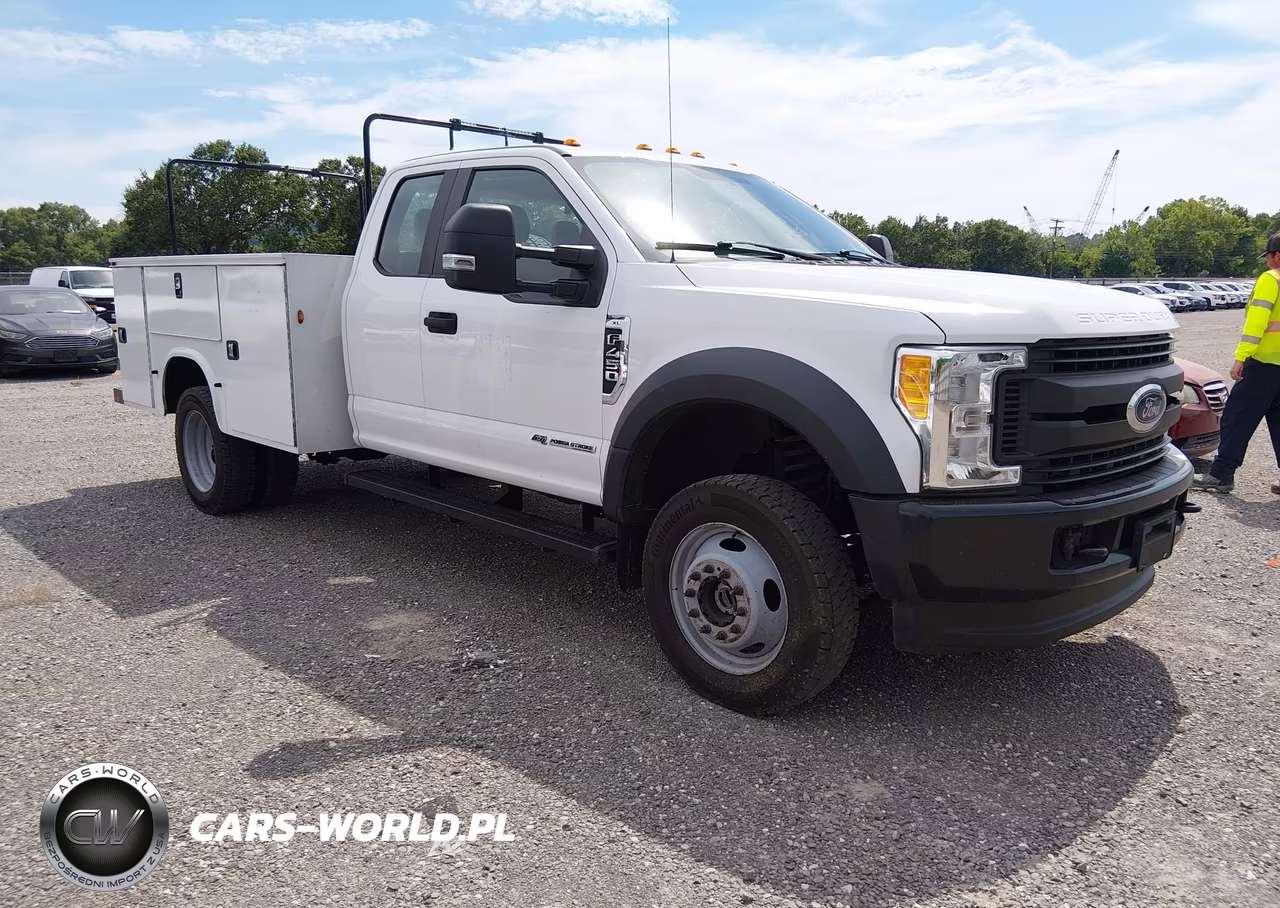 2017 Ford F-450 Chassis Xl