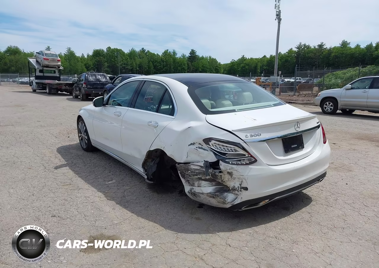 2016 Mercedes-Benz C 300 4Matic VIN:55SWF4KB3GU106189 - 3