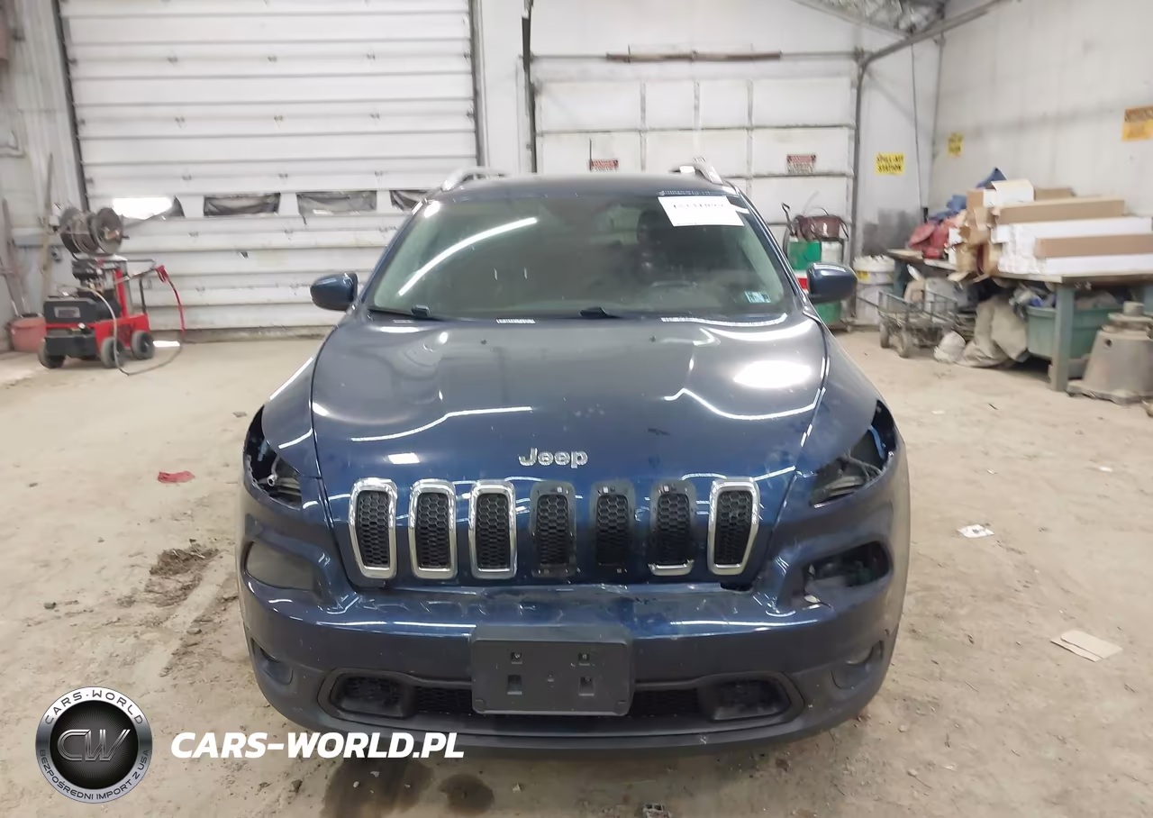 2018 Jeep Cherokee Latitude 4X4 VIN:1C4PJMCB2JD546793 - 13