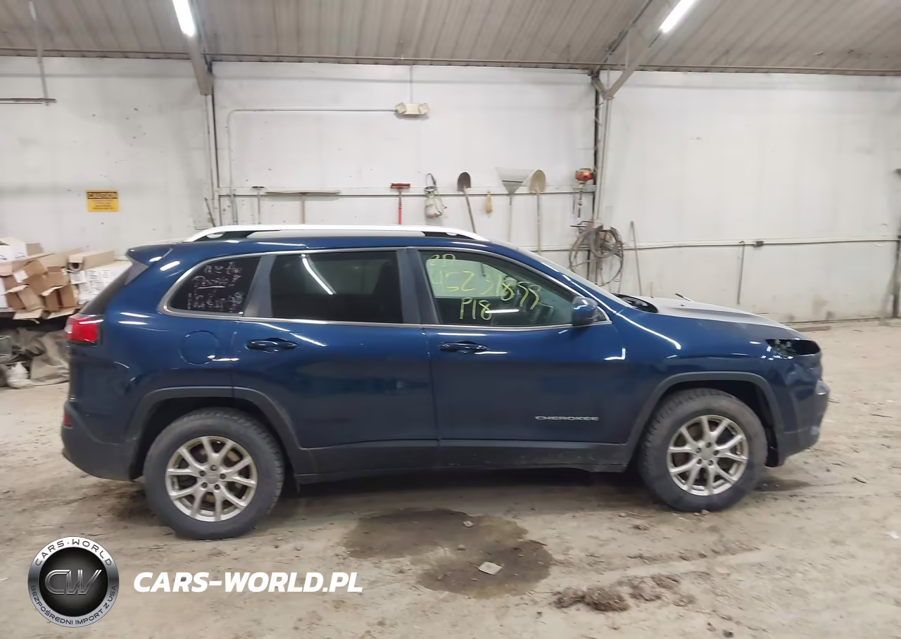 2018 Jeep Cherokee Latitude 4X4 VIN:1C4PJMCB2JD546793 - 14