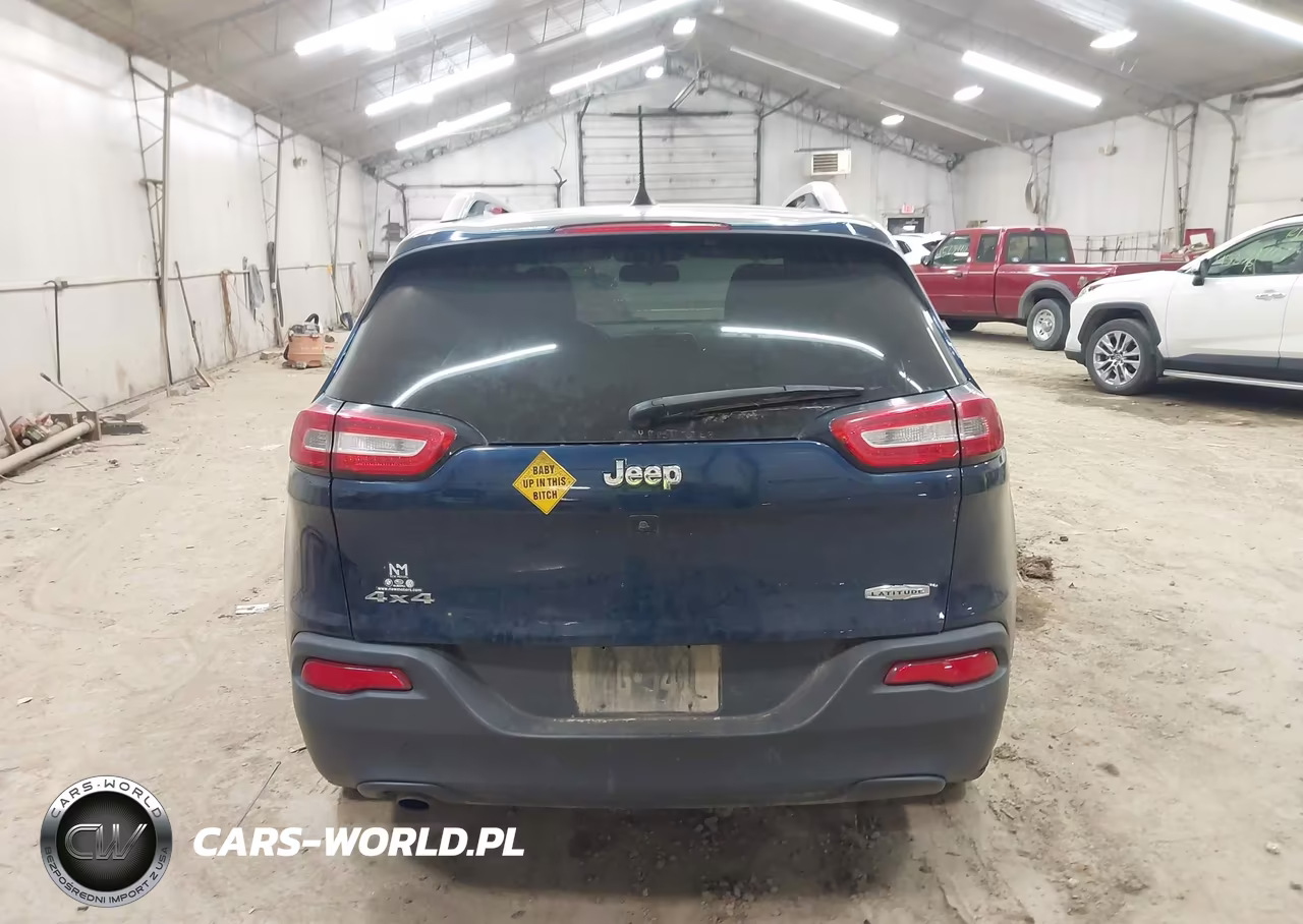 2018 Jeep Cherokee Latitude 4X4 VIN:1C4PJMCB2JD546793 - 17