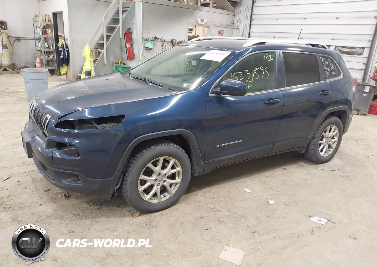 2018 Jeep Cherokee Latitude 4X4 VIN:1C4PJMCB2JD546793 - 2