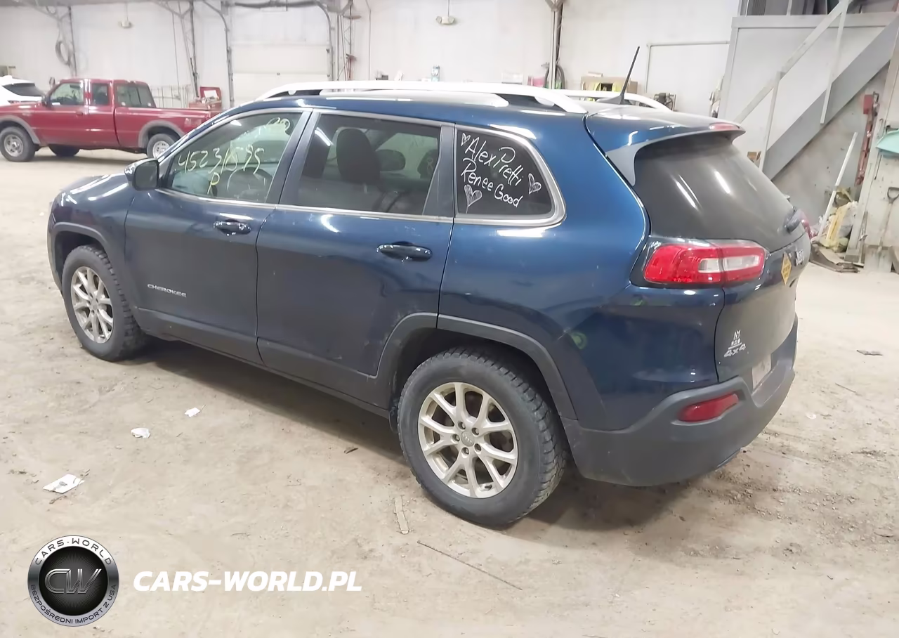 2018 Jeep Cherokee Latitude 4X4 VIN:1C4PJMCB2JD546793 - 3