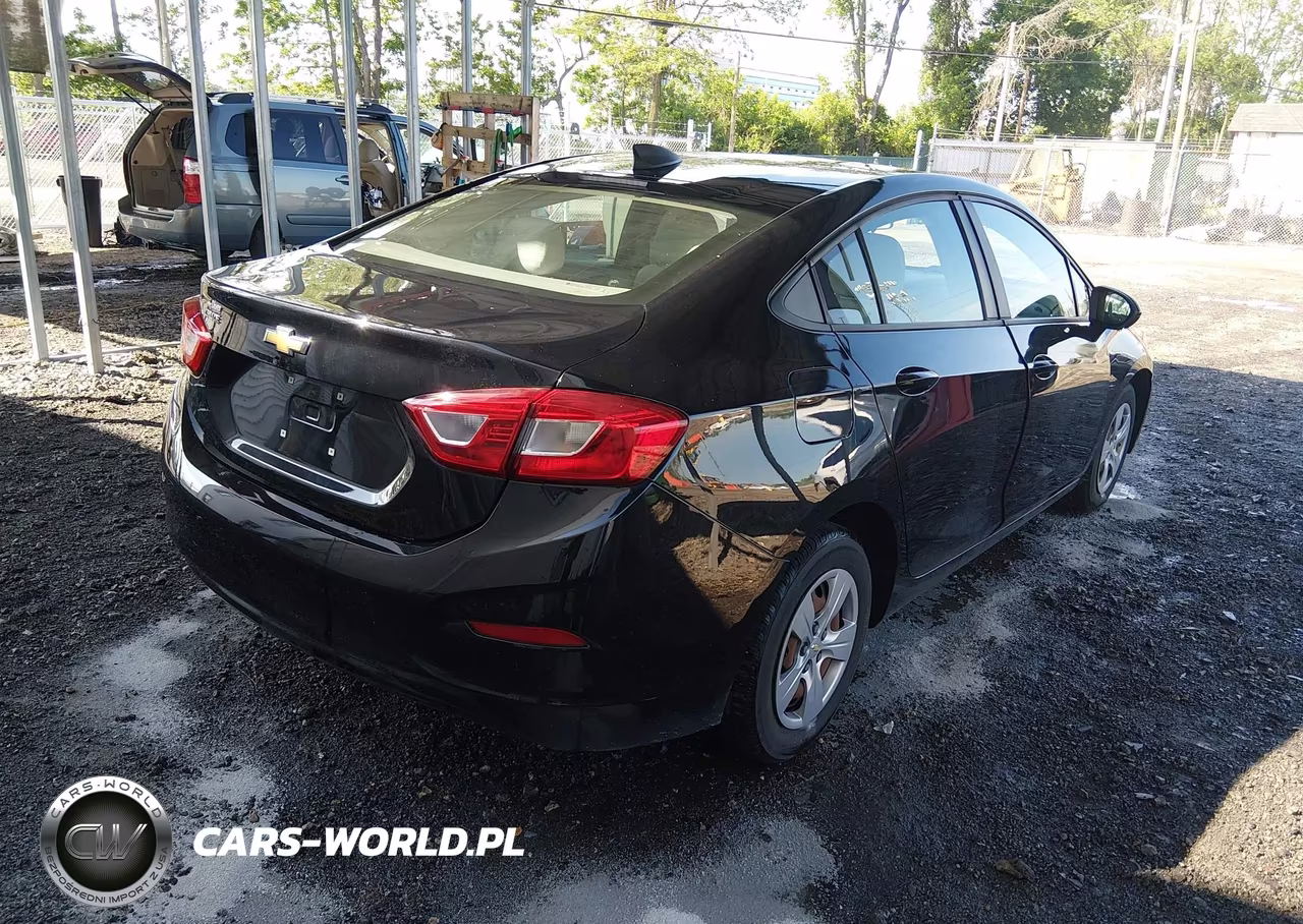 2018 Chevrolet Cruze Ls Auto VIN:1G1BC5SM2J7179396 - 4