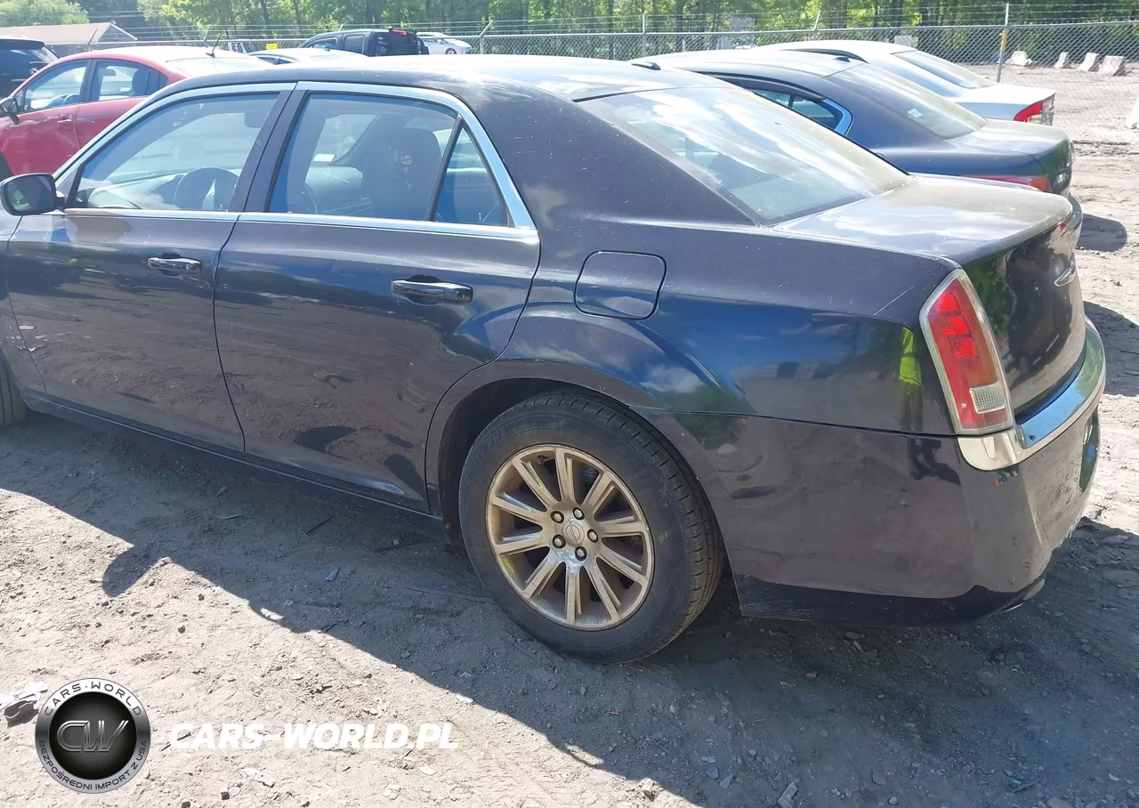 2014 Chrysler 300 VIN:2C3CCAAG0EH273131 - 3