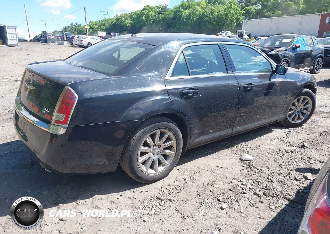 2014 Chrysler 300 VIN:2C3CCAAG0EH273131 - 4