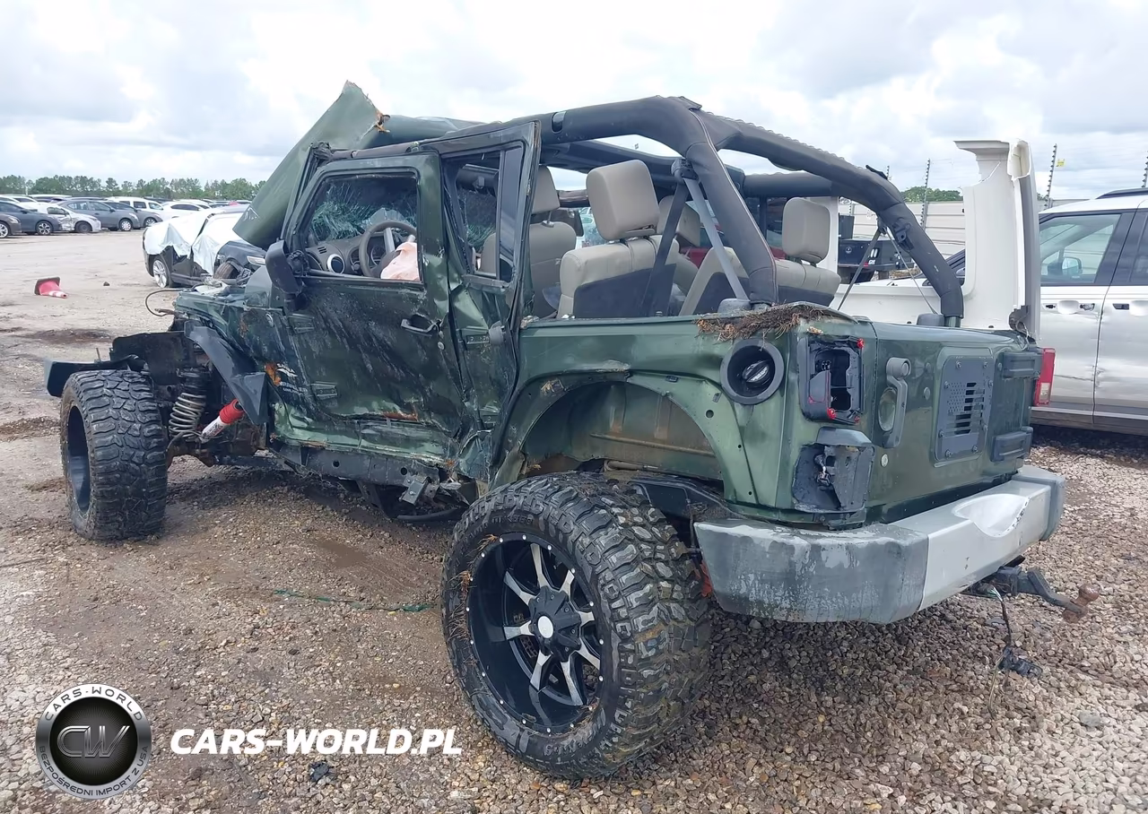 2008 Jeep Wrangler Unlimited Sahara VIN:1J4GA59138L638817 - 3