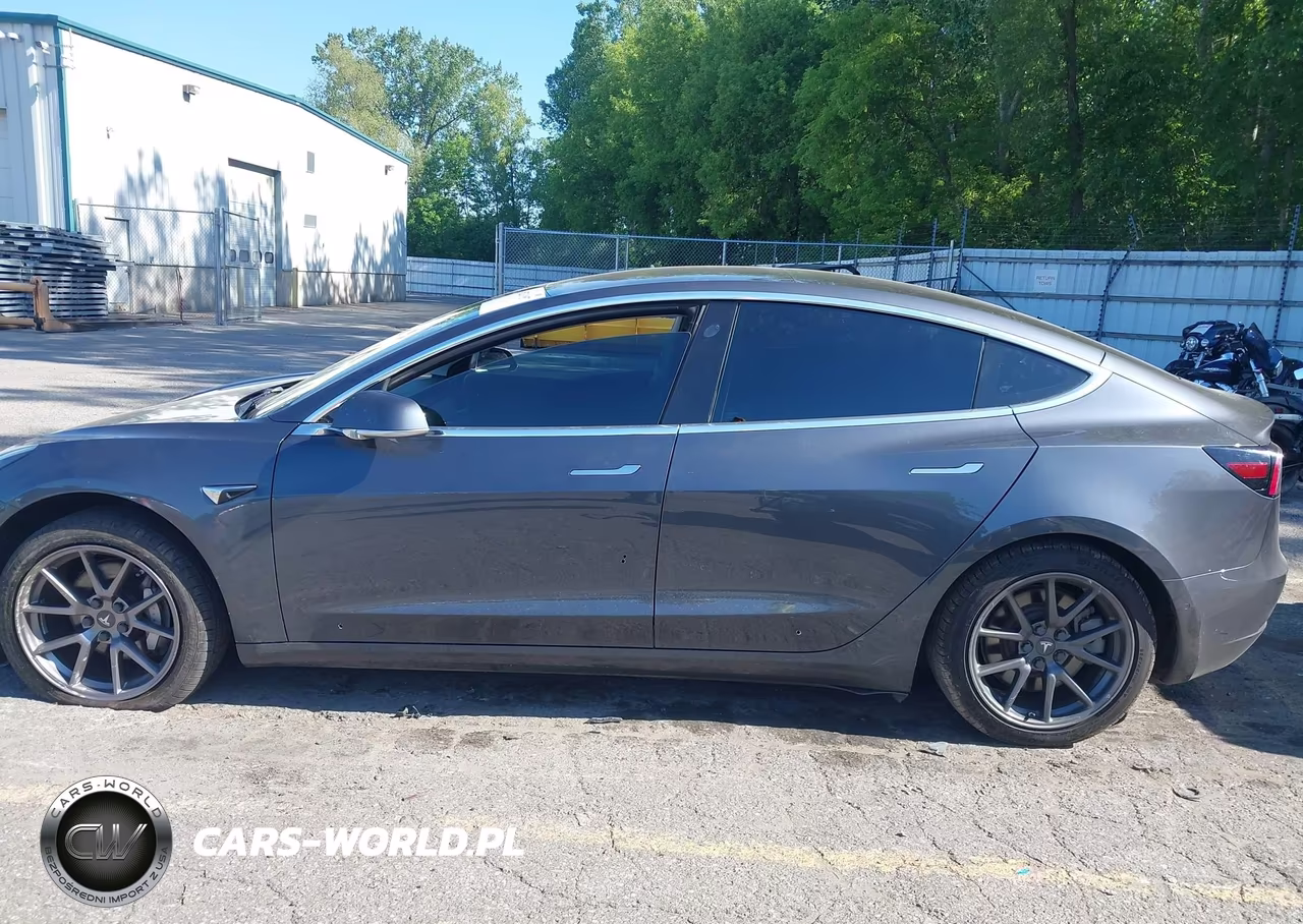 2018 Tesla Model 3 Long Range-Mid Range VIN:5YJ3E1EA1JF002817 - 14