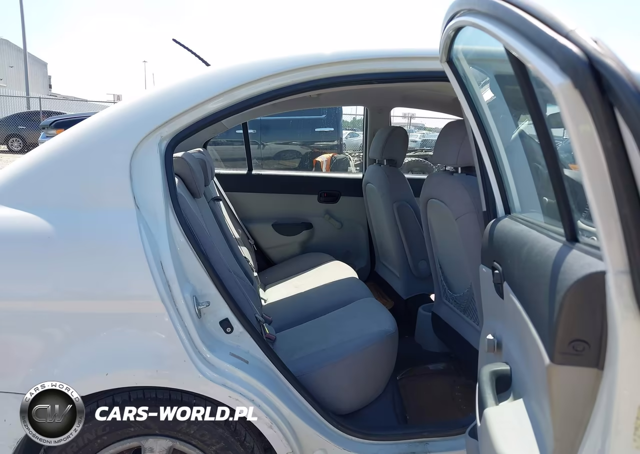 2009 Hyundai Accent Gls VIN:KMHCN46CX9U387357 - 8
