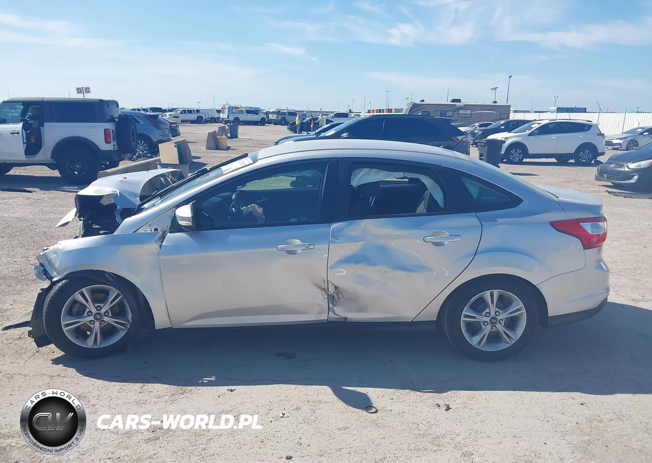 2014 Ford Focus Se VIN:1FADP3F24EL412621 - 14