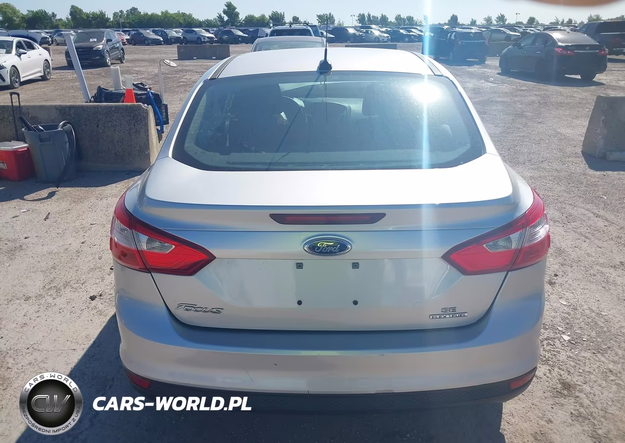 2014 Ford Focus Se VIN:1FADP3F24EL412621 - 16