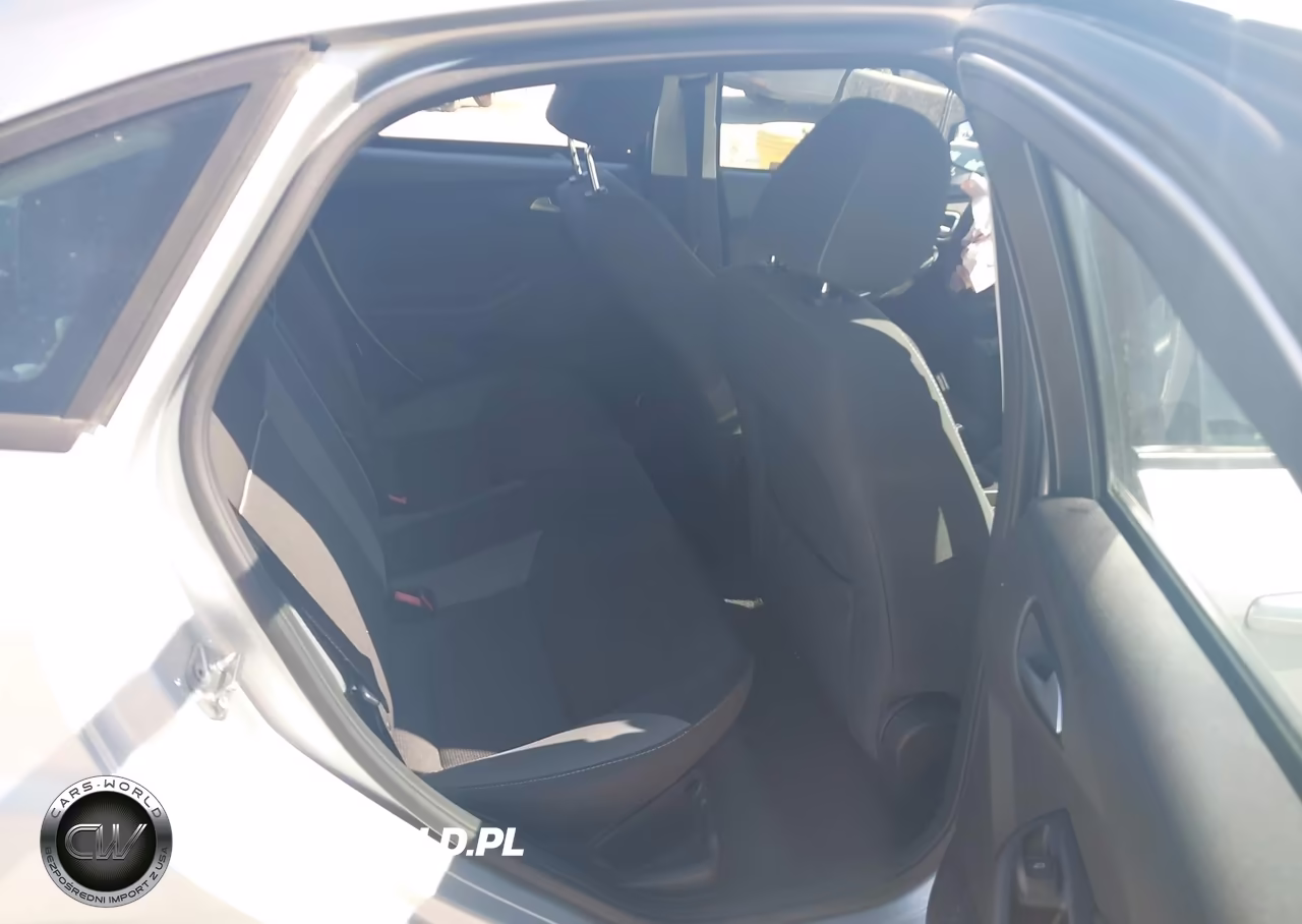 2014 Ford Focus Se VIN:1FADP3F24EL412621 - 8
