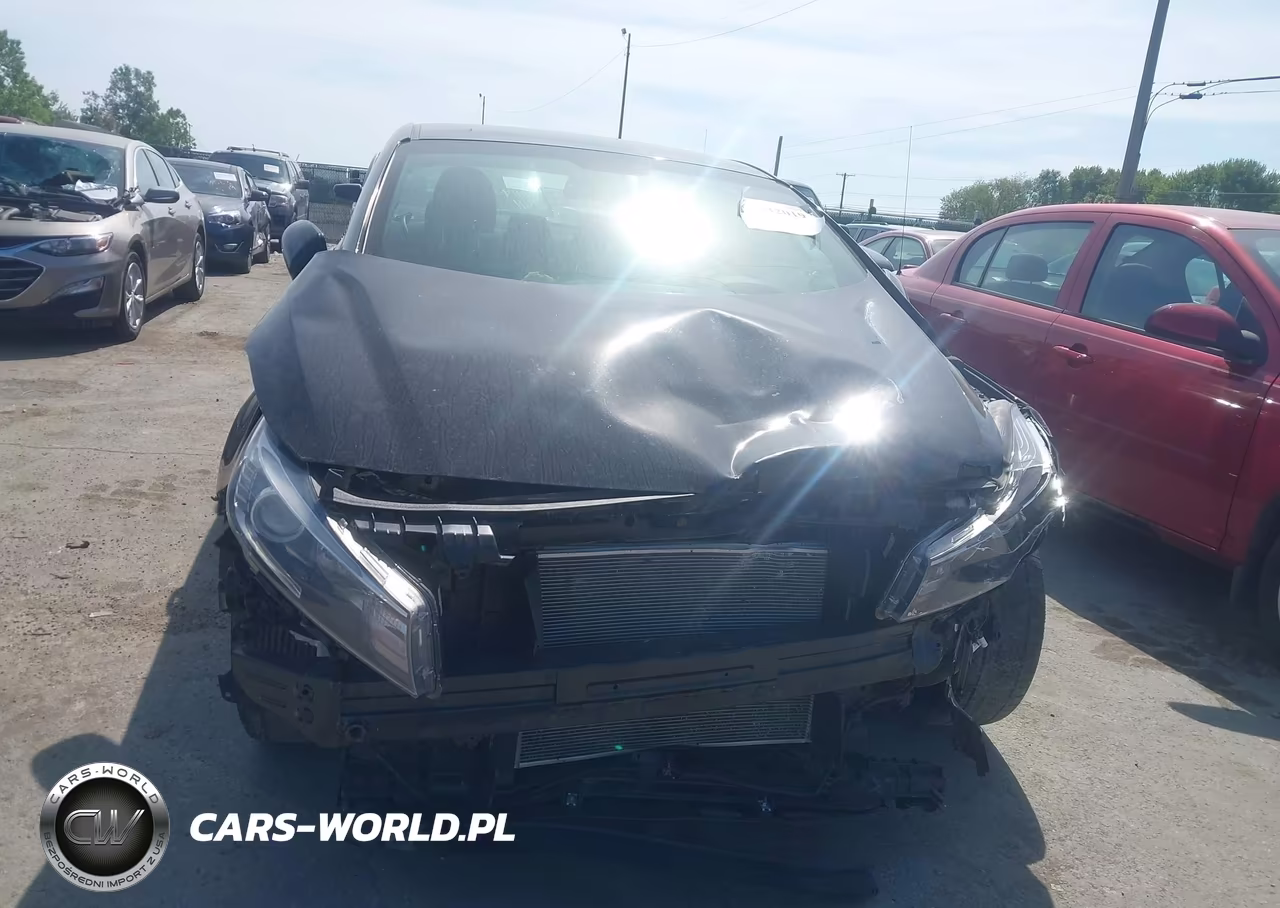 2018 Kia Forte S VIN:3KPFL4A74JE173503 - 12