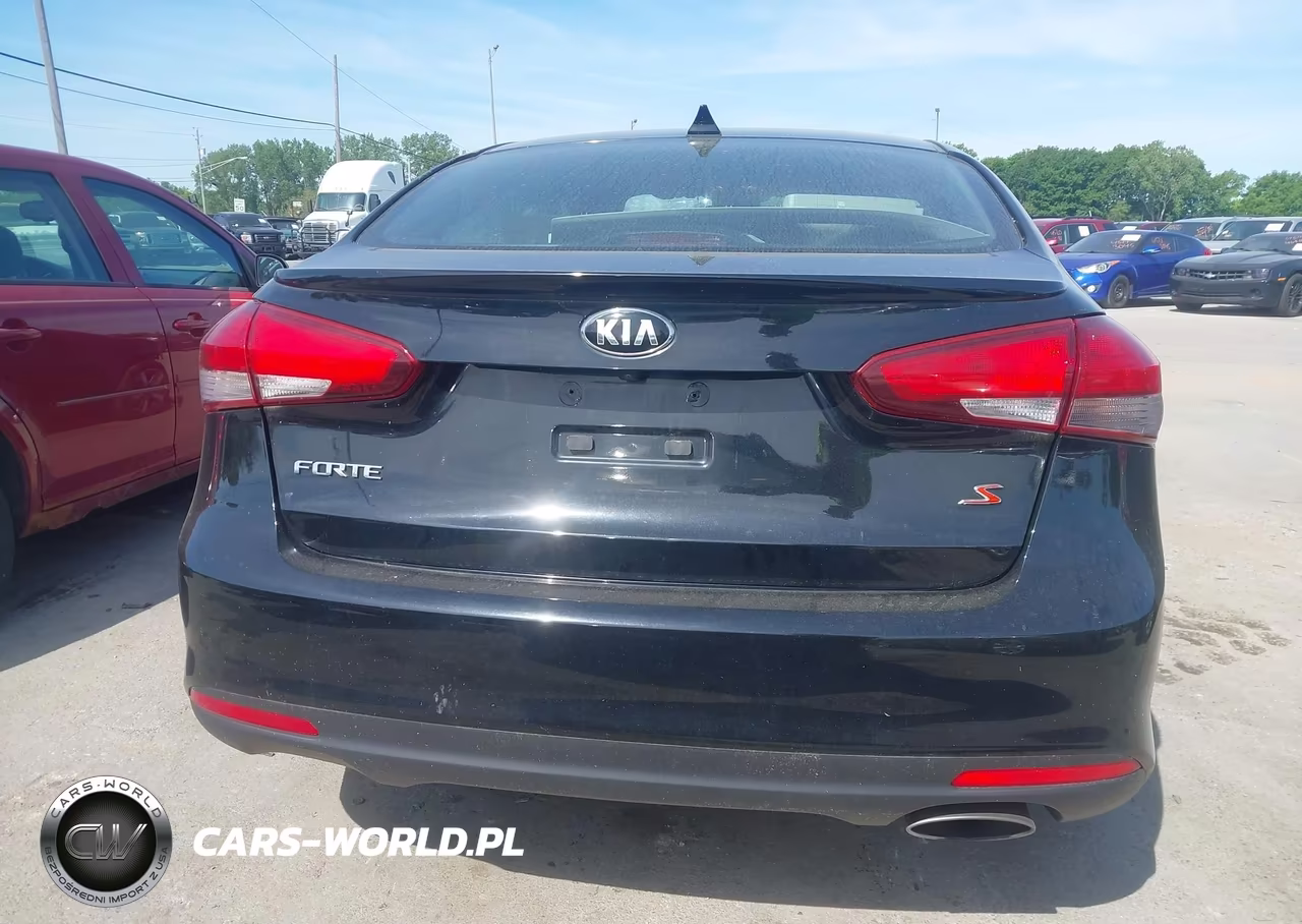 2018 Kia Forte S VIN:3KPFL4A74JE173503 - 16