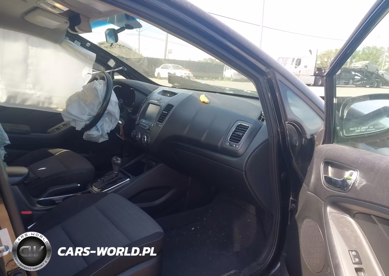 2018 Kia Forte S VIN:3KPFL4A74JE173503 - 5