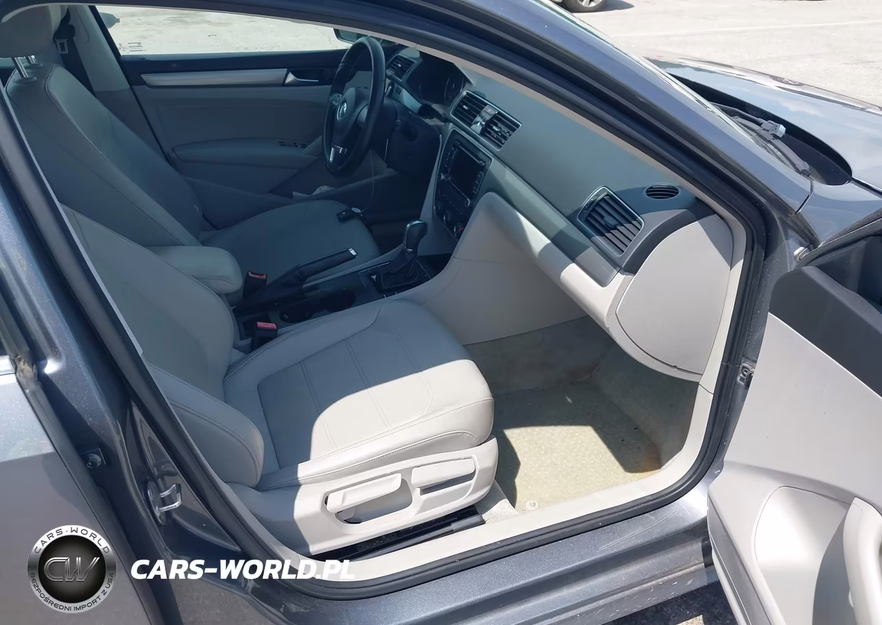 2015 Volkswagen Passat 1.8T Limited Edition VIN:1VWAS7A32FC113145 - 5