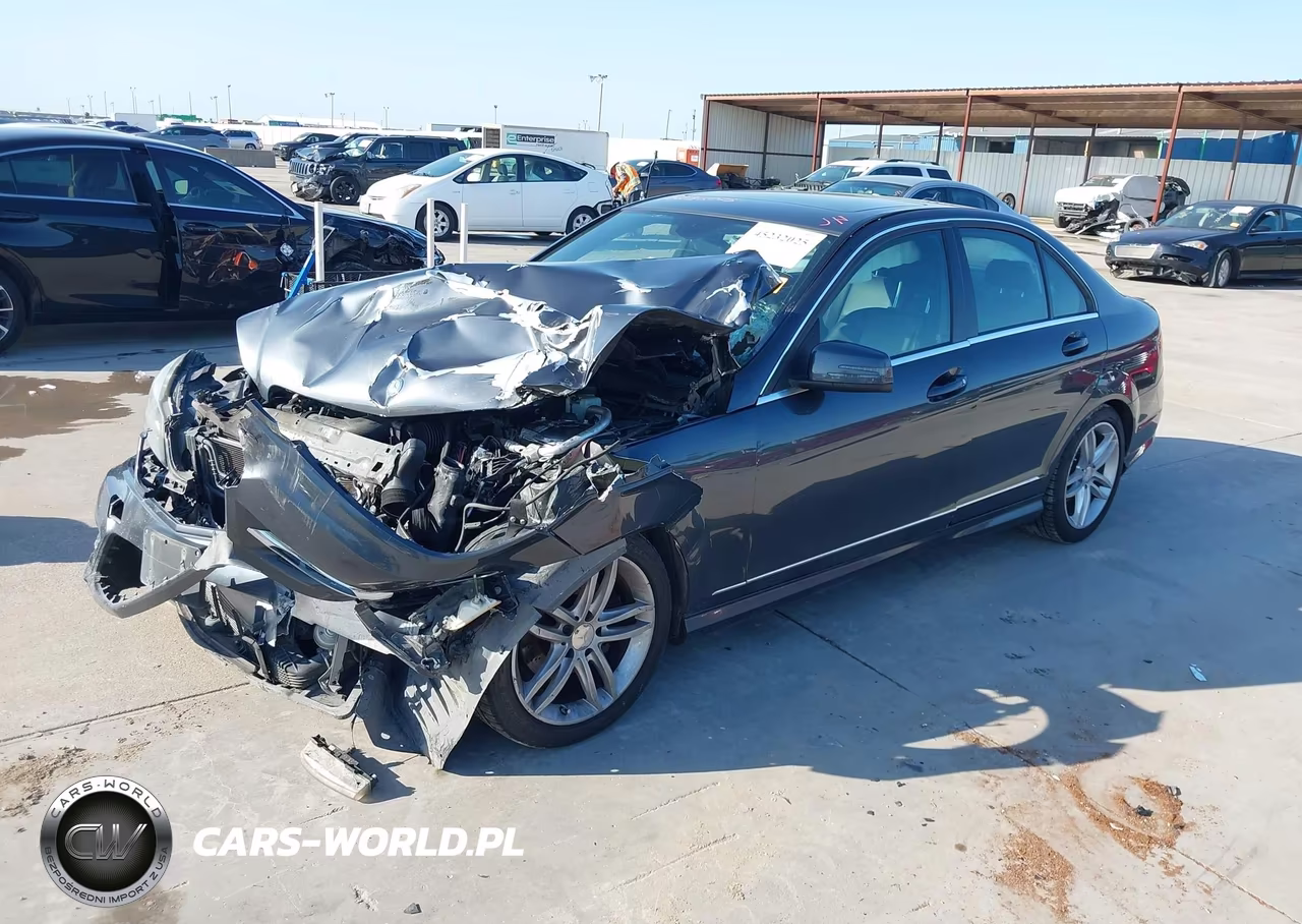 2014 Mercedes-Benz C 250 Sport VIN:WDDGF4HB9EG211812 - 2