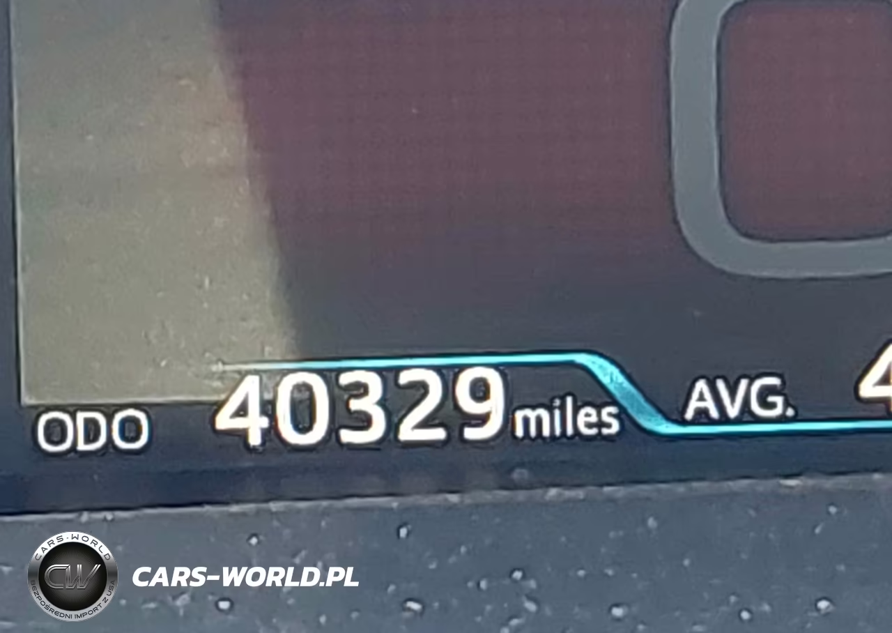 2018 Toyota Prius Three VIN:JTDKARFU8J3054599 - 15