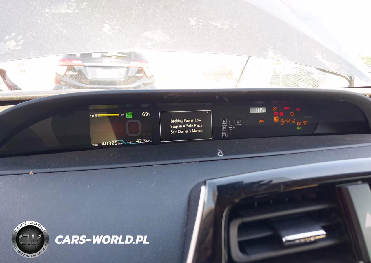 2018 Toyota Prius Three VIN:JTDKARFU8J3054599 - 7