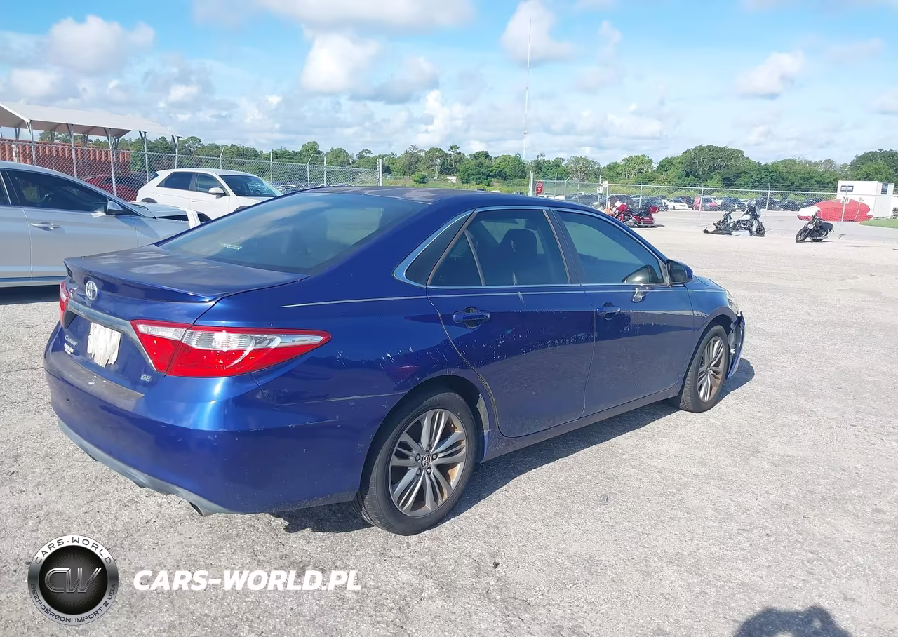 2015 Toyota Camry Se VIN:4T1BF1FK2FU881089 - 4