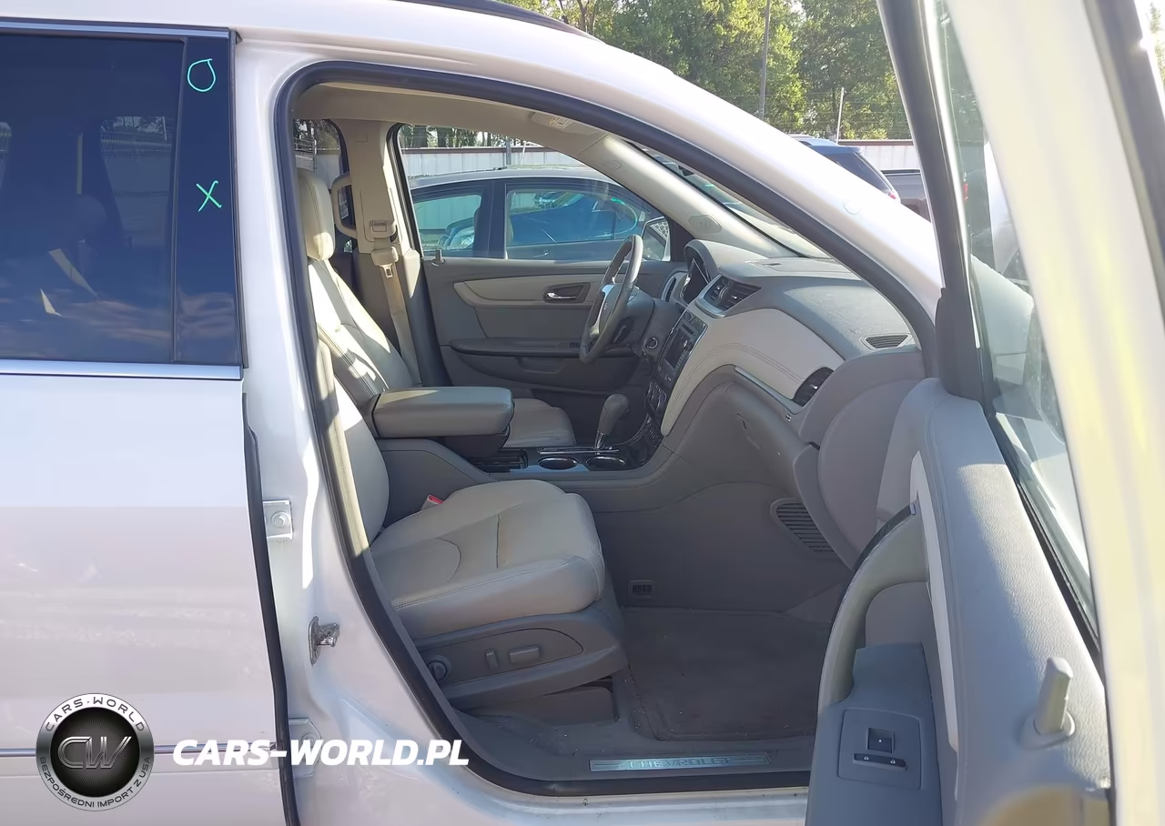 2017 Chevrolet Traverse Premier VIN:1GNKVJKDXHJ201448 - 5