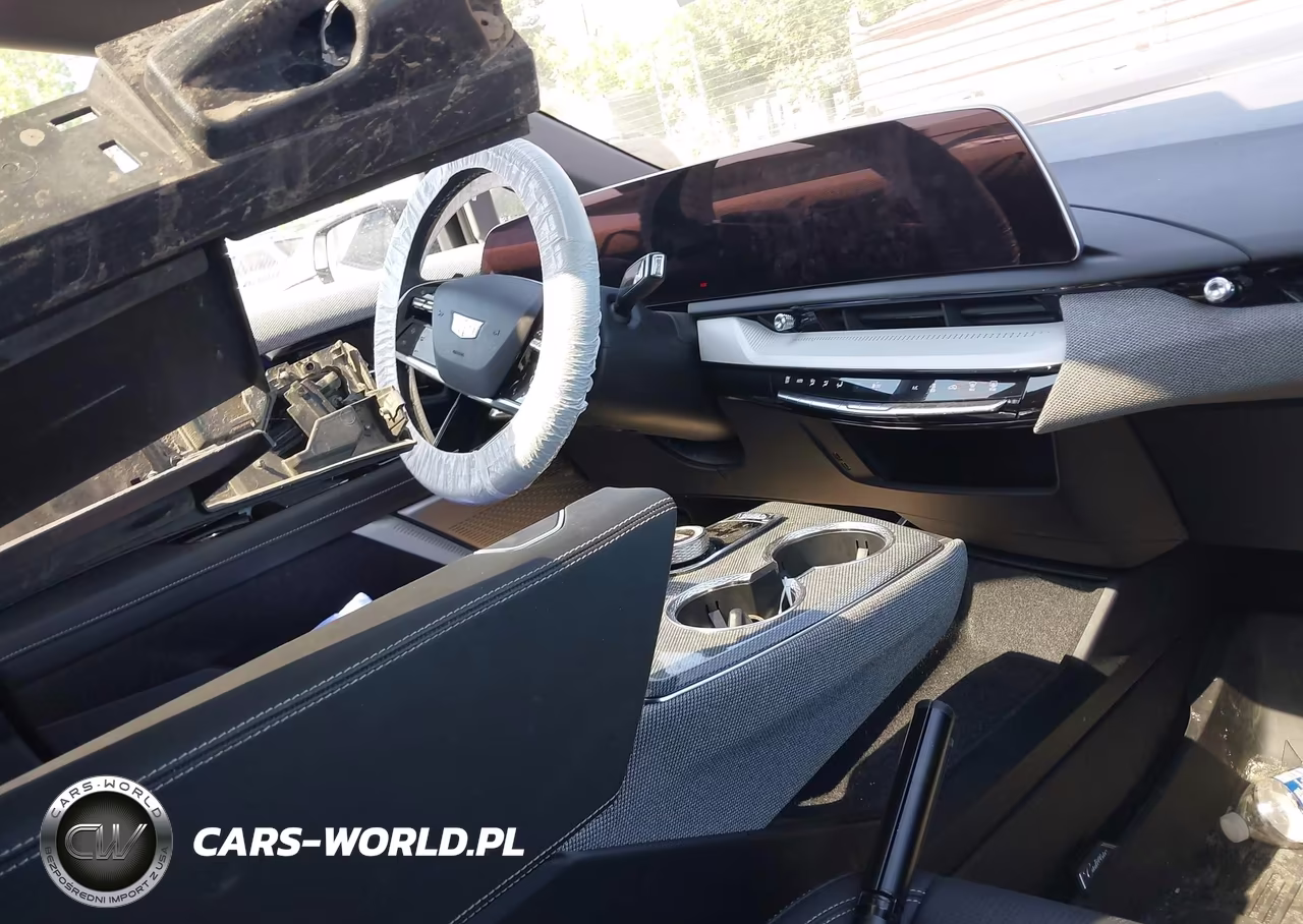2025 Cadillac Optiq Luxury 2 Awd VIN:3GYK3DMR9SS150842 - 5
