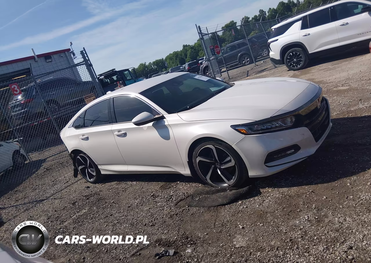 2018 Honda Accord Sport VIN:1HGCV1F33JA186572 - 11