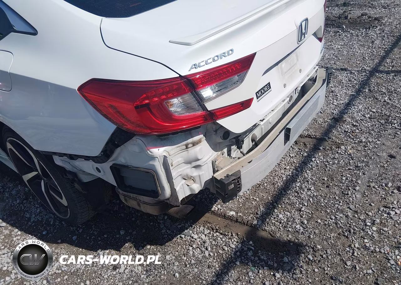 2018 Honda Accord Sport VIN:1HGCV1F33JA186572 - 15