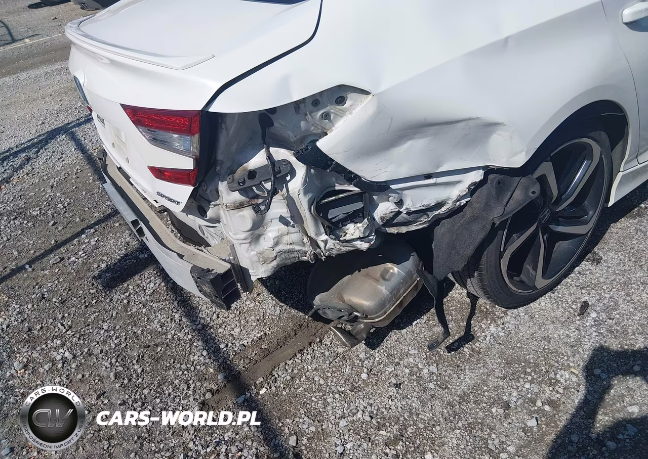 2018 Honda Accord Sport VIN:1HGCV1F33JA186572 - 16