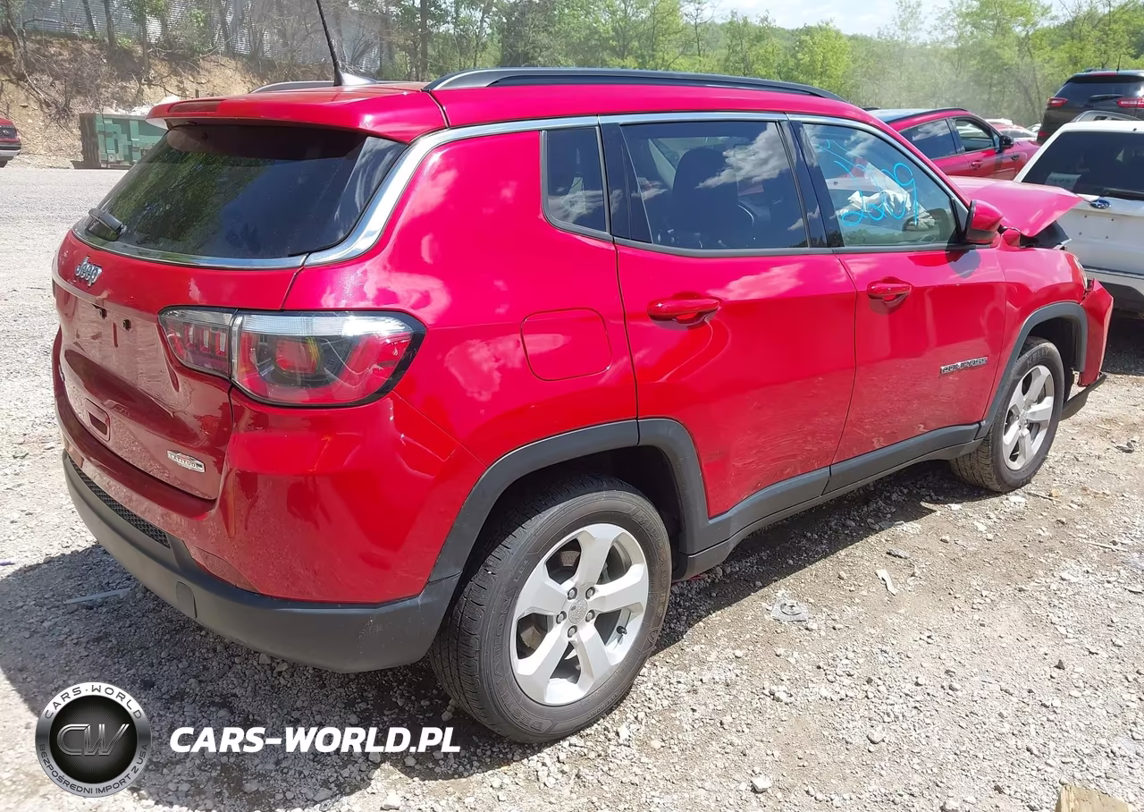 2018 Jeep Compass Latitude 4X4 VIN:3C4NJDBB3JT470214 - 4