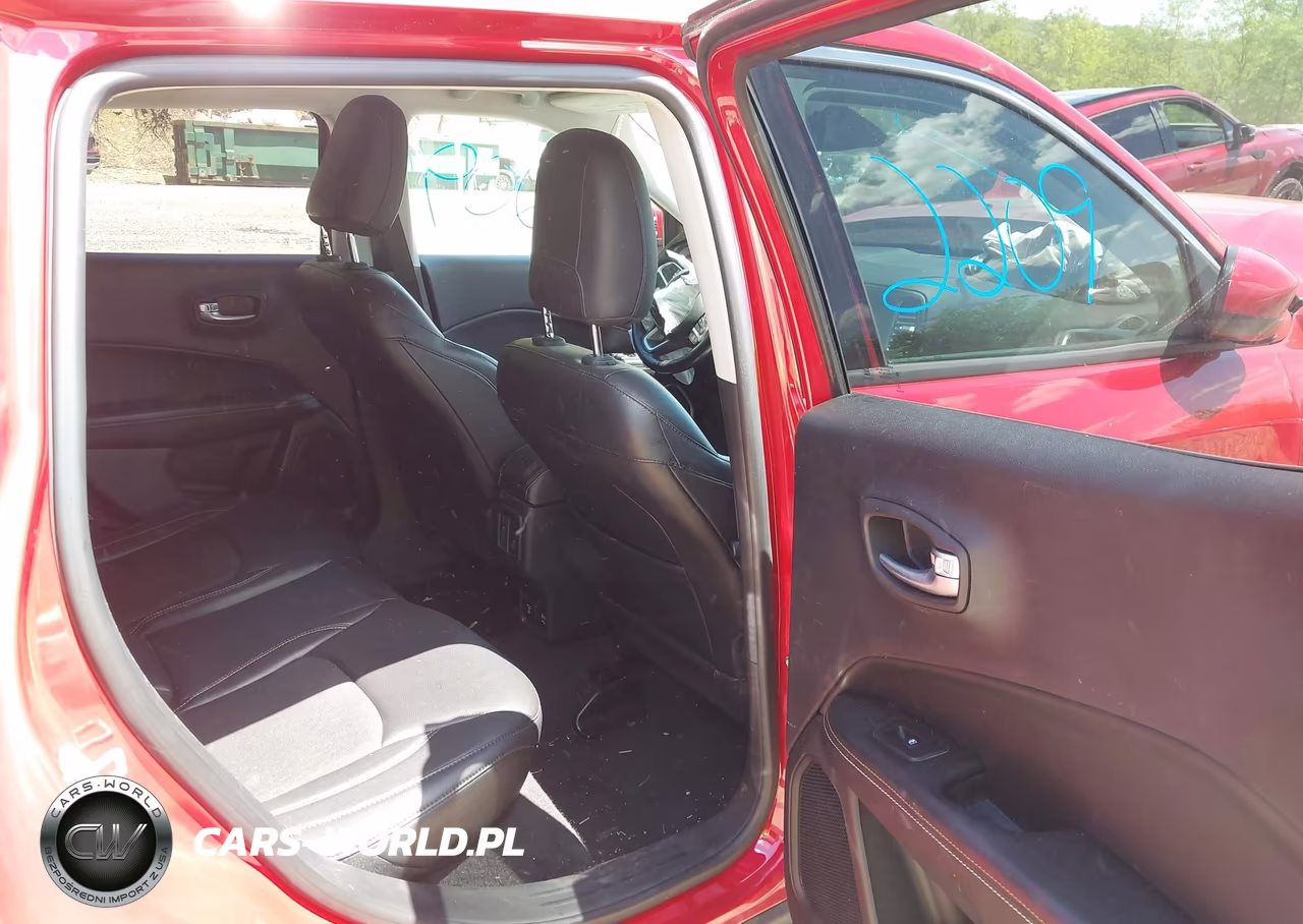 2018 Jeep Compass Latitude 4X4 VIN:3C4NJDBB3JT470214 - 8