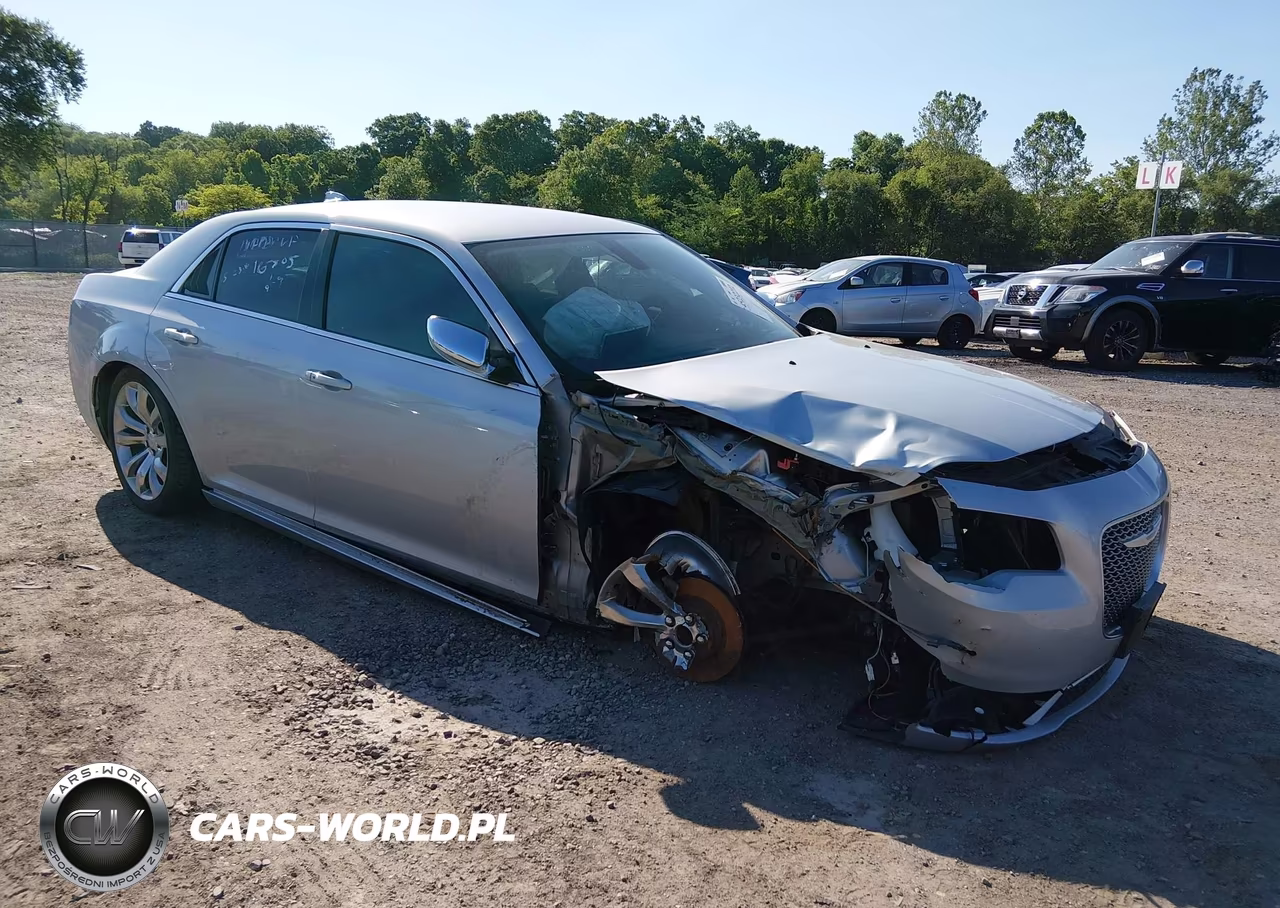 2021 Chrysler 300 Touring L VIN:2C3CCAAG1MH640830 - 1