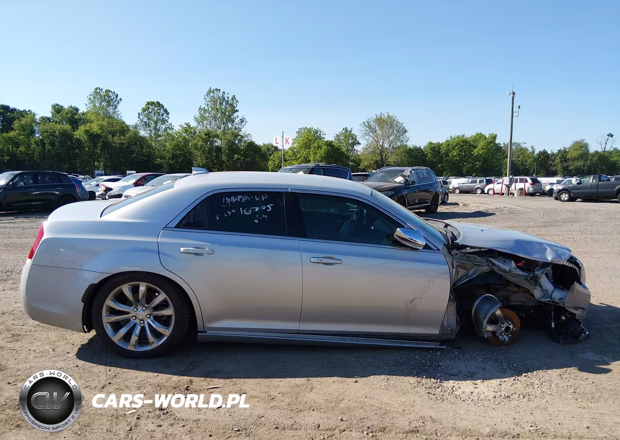 2021 Chrysler 300 Touring L VIN:2C3CCAAG1MH640830 - 14