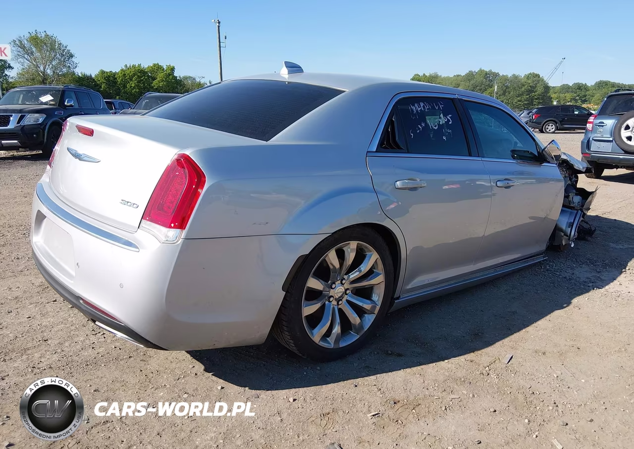 2021 Chrysler 300 Touring L VIN:2C3CCAAG1MH640830 - 4