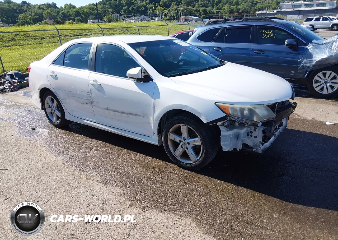 2014 Toyota Camry Se – zdjęcie 1 z 19