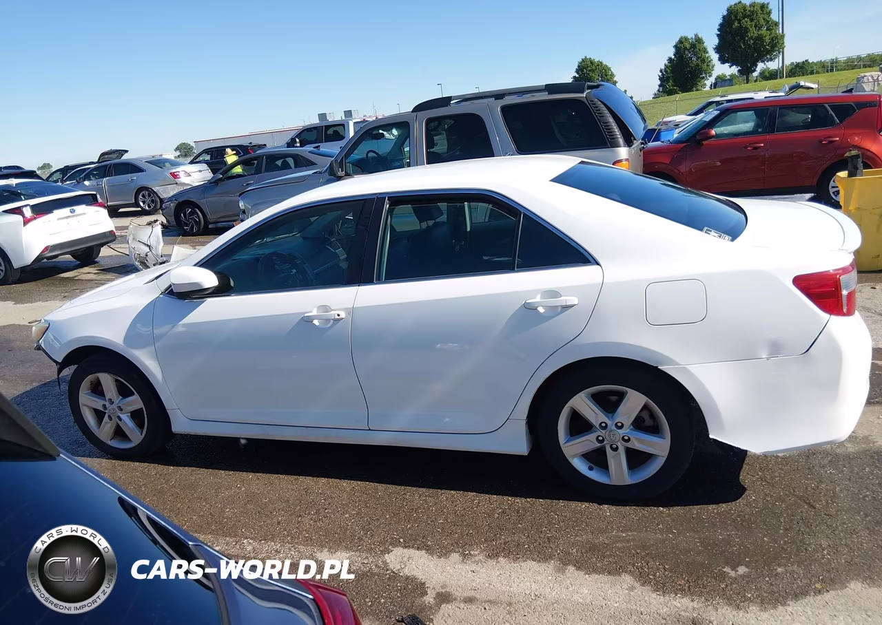 2014 Toyota Camry Se VIN:4T1BF1FK0EU425431 - 14