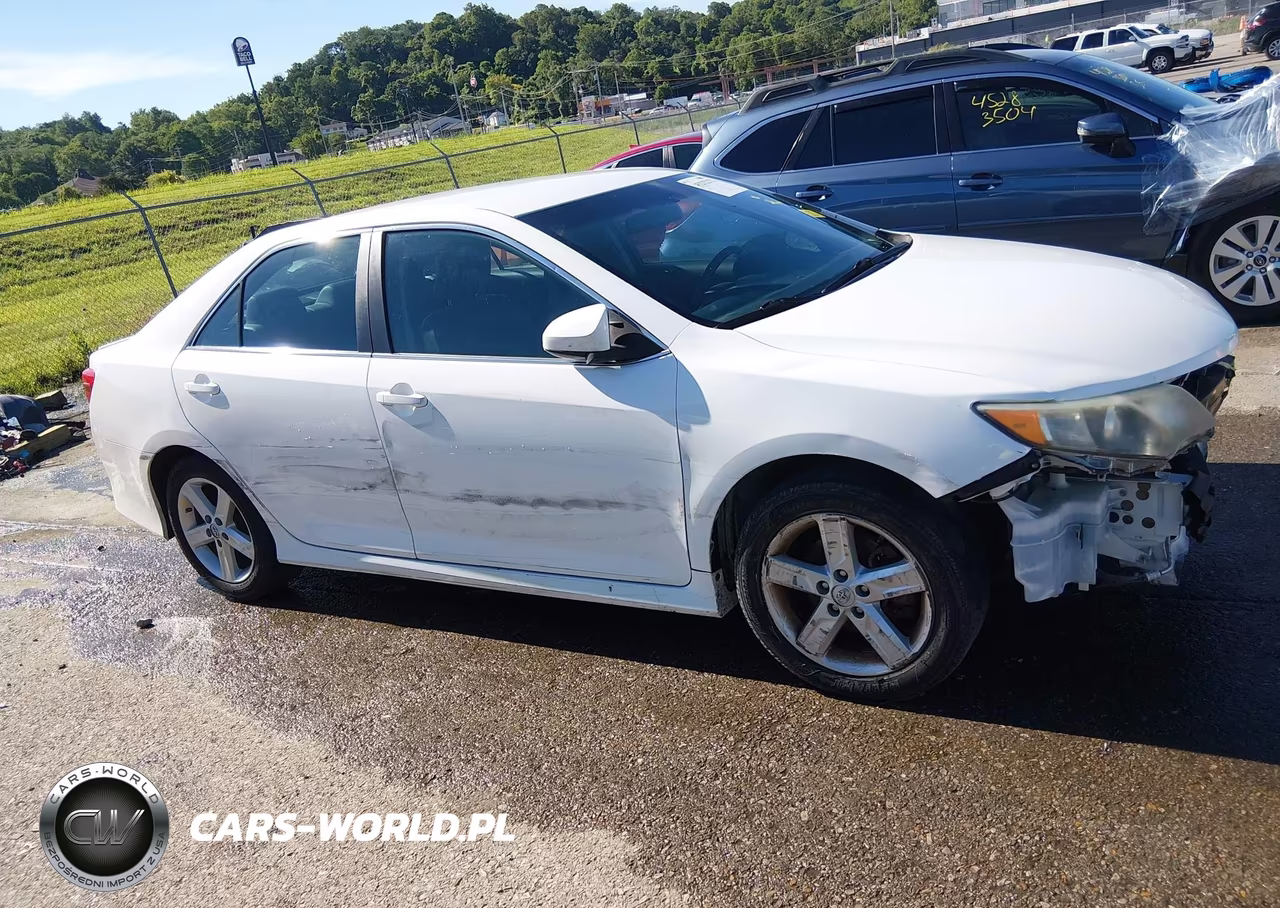 2014 Toyota Camry Se VIN:4T1BF1FK0EU425431 - 17