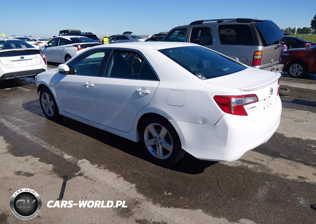 2014 Toyota Camry Se VIN:4T1BF1FK0EU425431 - 3