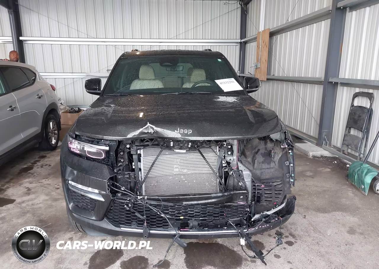 2023 Jeep Grand Cherokee Limited 4X4 VIN:1C4RJHBG7P8822903 - 13