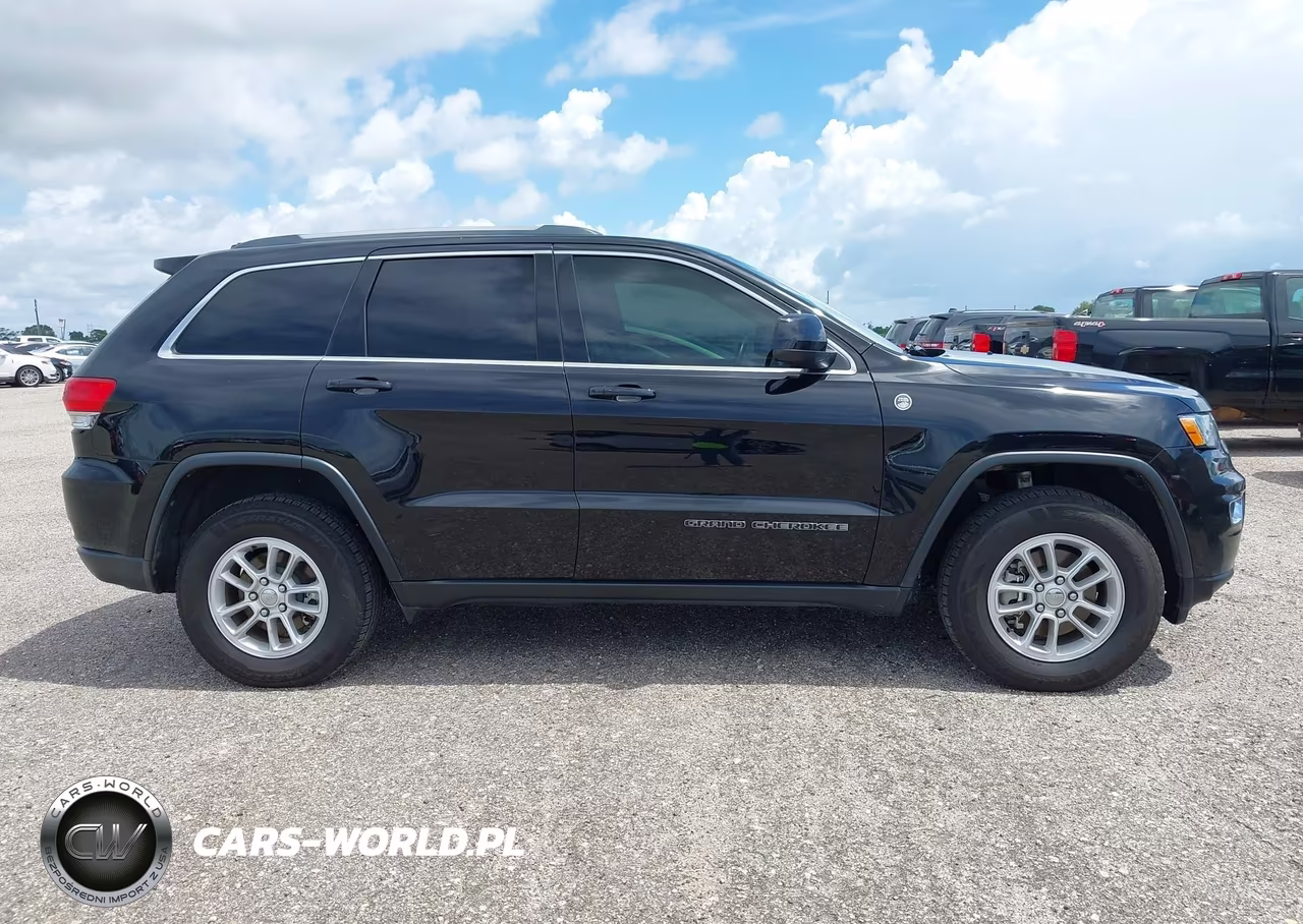 2019 Jeep Grand Cherokee Laredo E 4X4 VIN:1C4RJFAG9KC748640 - 14