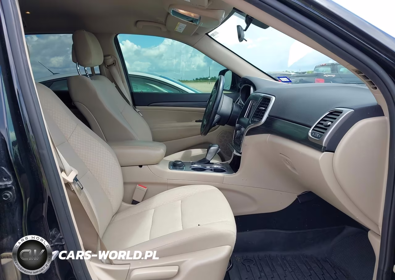 2019 Jeep Grand Cherokee Laredo E 4X4 VIN:1C4RJFAG9KC748640 - 5