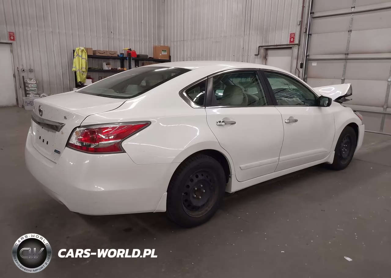 2014 Nissan Altima 2.5 S VIN:1N4AL3AP4EN228835 - 4