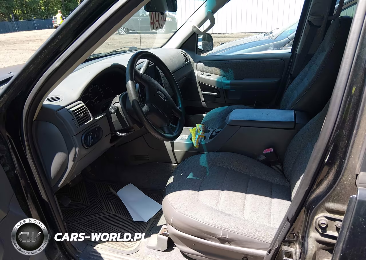 2002 Ford Explorer Xls VIN:1FMZU72E32UA68281 - 5