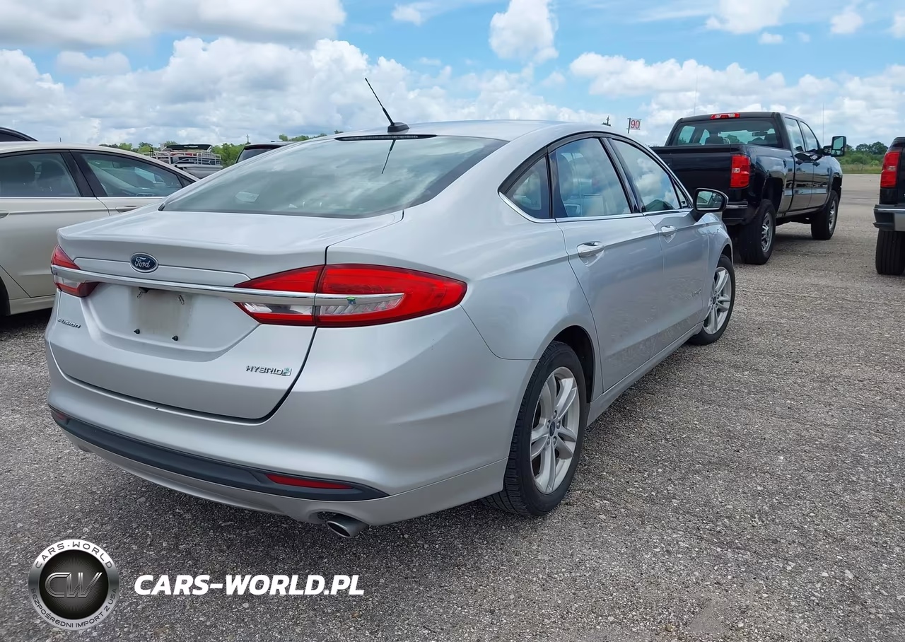 2018 Ford Fusion Hybrid S VIN:3FA6P0UU3JR261648 - 4