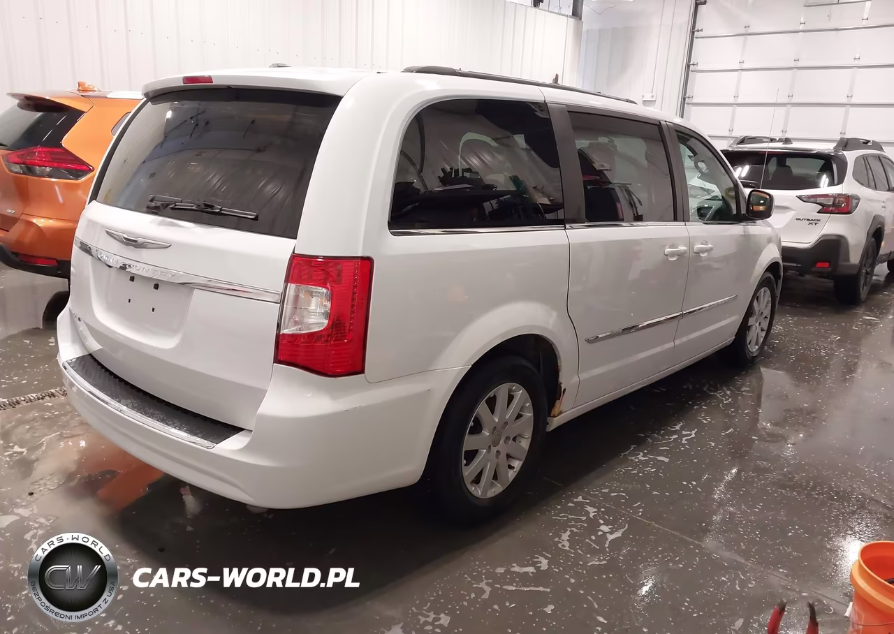 2015 Chrysler Town & Country Touring VIN:2C4RC1BG5FR563087 - 4