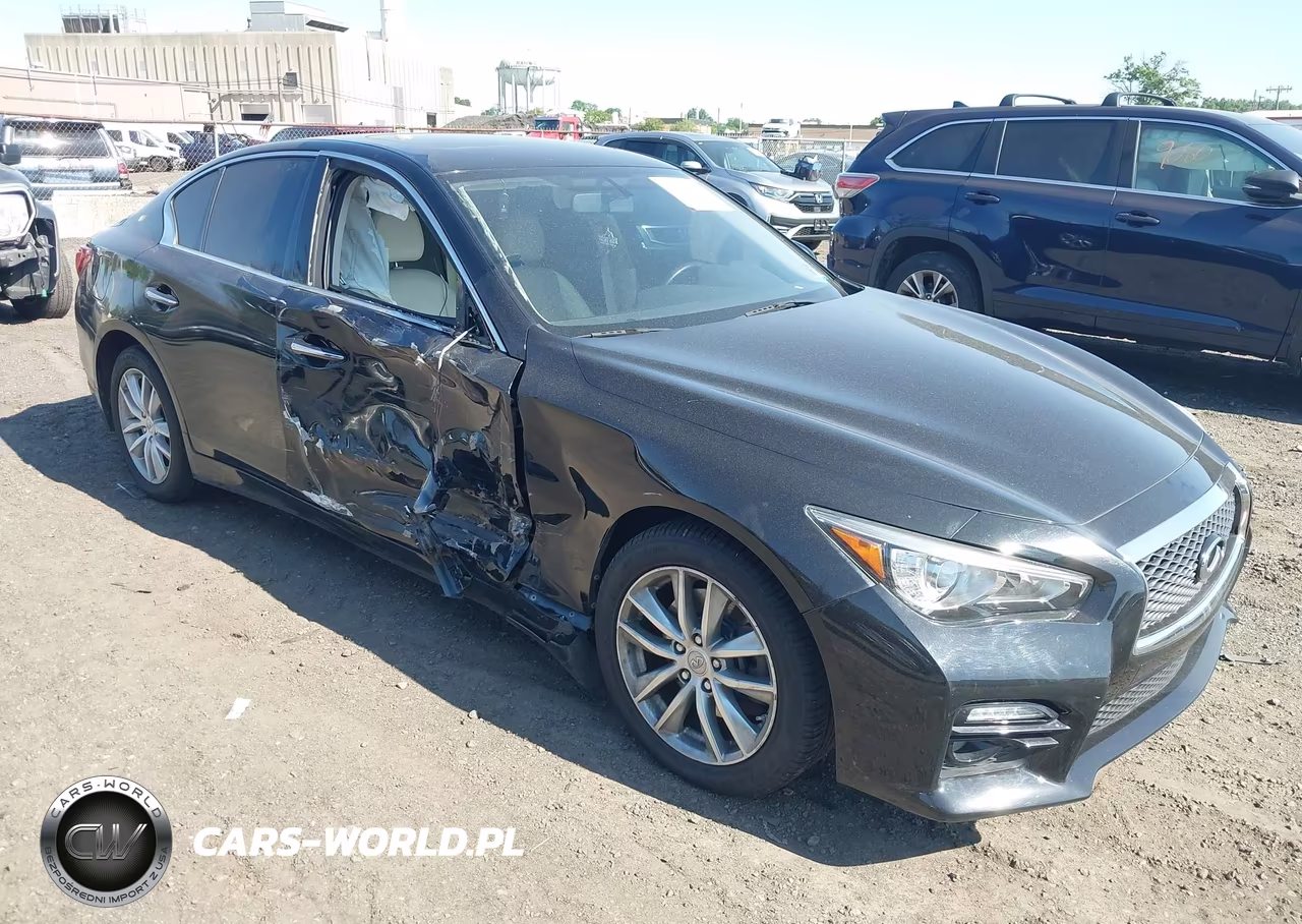 2015 Infiniti Q50 – zdjęcie 1 z 16