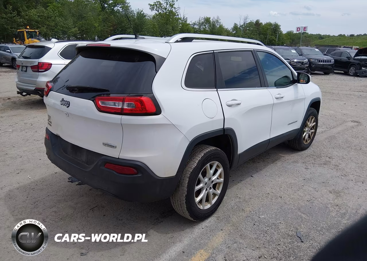 2014 Jeep Cherokee Latitude VIN:1C4PJMCB6EW182338 - 4