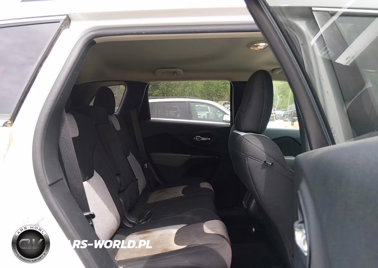 2014 Jeep Cherokee Latitude VIN:1C4PJMCB6EW182338 - 8