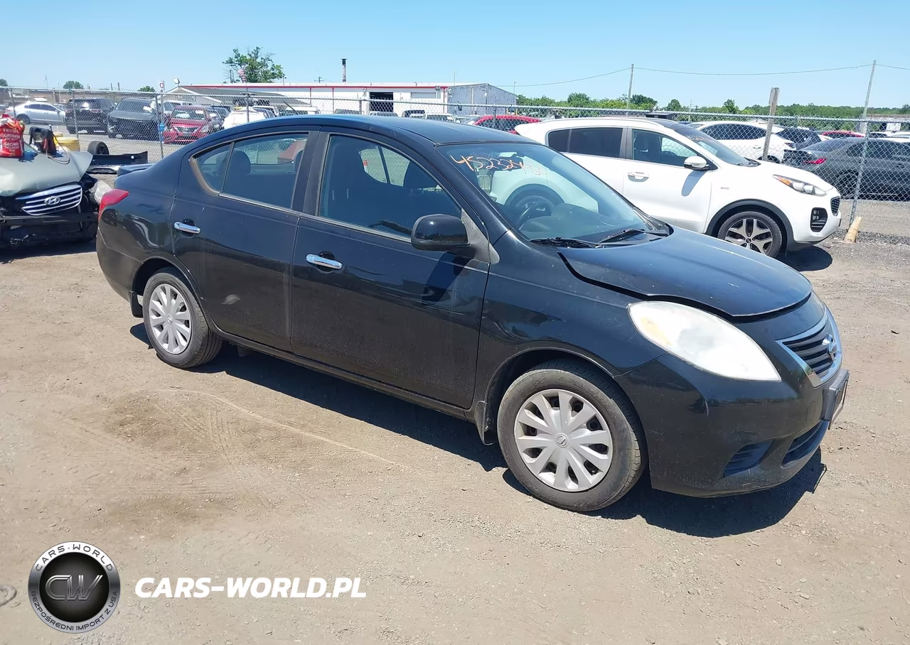 2014 Nissan Versa 1.6 Sv – zdjęcie 1 z 11