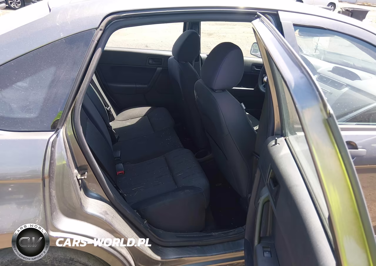 2010 Ford Focus Se VIN:1FAHP3FN2AW278843 - 8